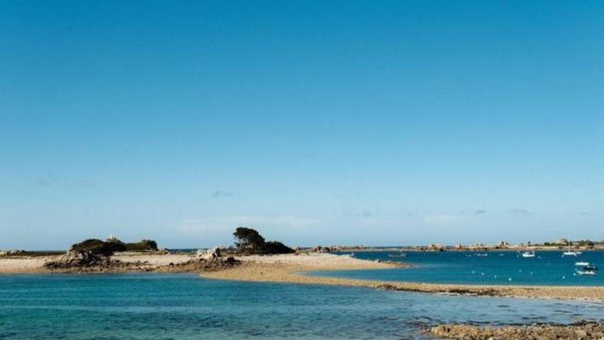Location de vacances pour 2 personnes, avec jardin dans Plage des Dunes (Penvénan) - 3