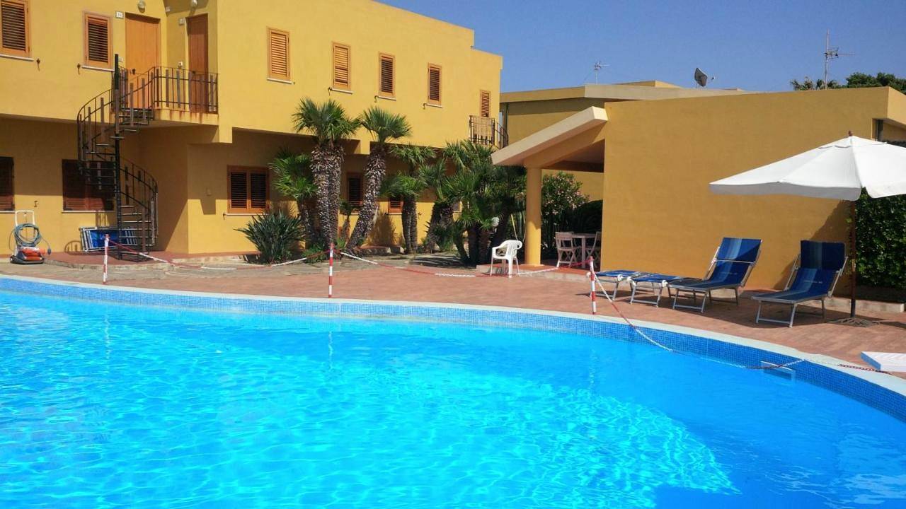 Ganze Wohnung, One-Bedroom Apartment with Balcony in Milazzo, Messina Provinz