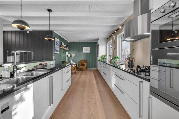 Ferienhaus für 8 Personen, mit Balkon und Terrasse sowie Garten und Sauna in Kvaløya