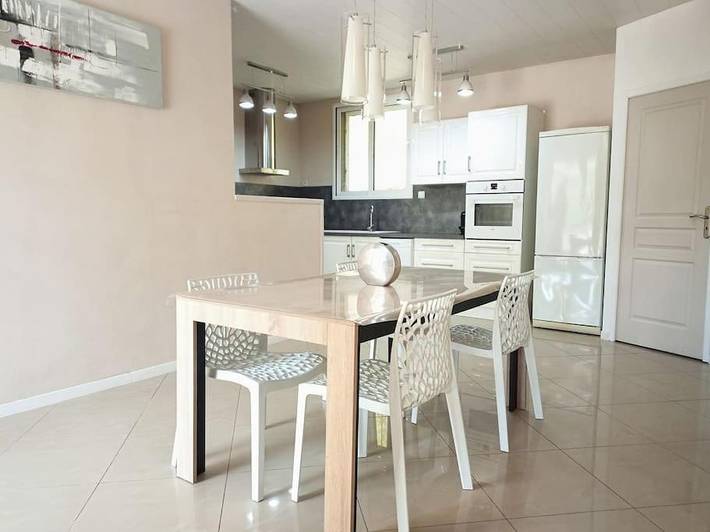 Location de vacances pour 4 personnes, avec Terrasse et Jardin dans Pas des Lanciers