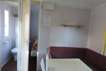 Camping pour 4 Personnes dans Rochechouart, Région de Rochechouart, Photo 4