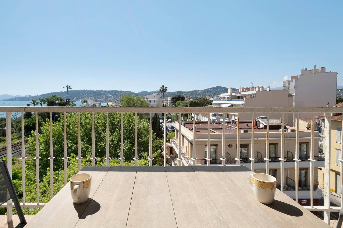 Studio entier, Juan les Pins studio vue Mer in Antibes, Côte méditerranéenne (France)
