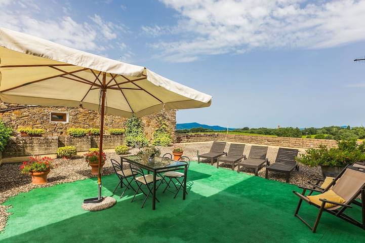 Agriturismo per 6 persone, con giardino e piscina in Cinigiano