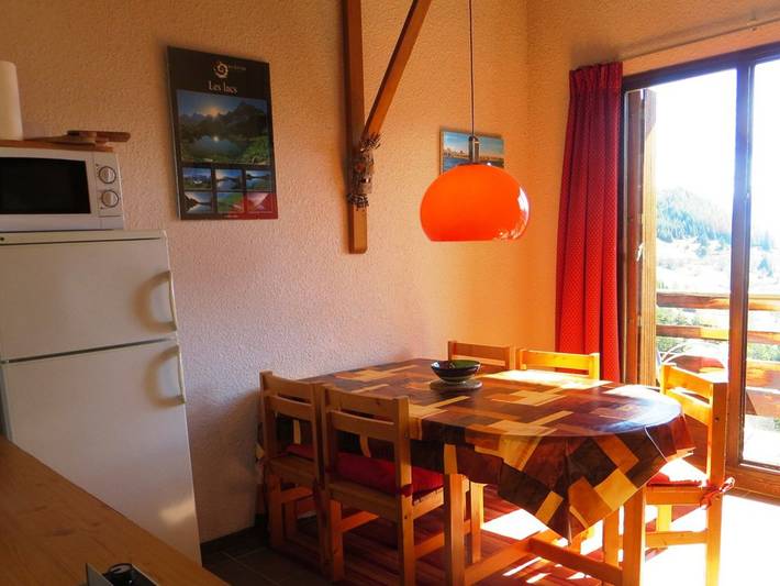Ganze Wohnung, 4-Zimmer-Duplex für 6 Pers, 300m von den Pisten mit kostenlosem Parkplatz - Auris en Oisans in Auris, Nationalpark Écrins