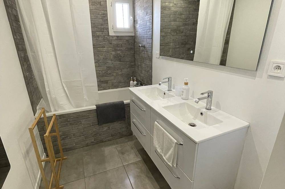 Villa 4 persons with swimming pool near Châteauneuf-dupape and Avignon in Sorgues, Vaucluse