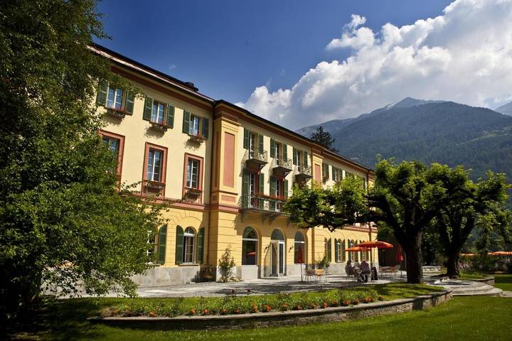 Hotel für 4 Personen, mit Garten und Seeblick sowie Sauna, mit Haustier in der Schweiz
