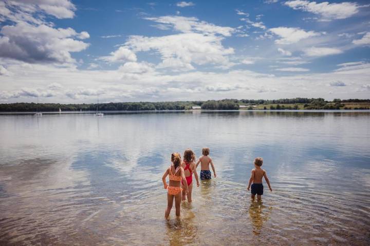 Parc de vacances pour 6 personnes, avec Terrasse et Sauna à Froidchapelle - 4