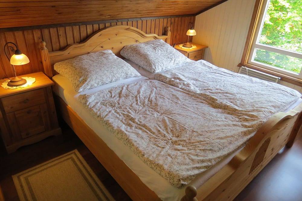 Sehr schönes Ferienhaus mit Sauna und Kaminofen auf   eingezäunten Grundstück in Extertal, Kreis Lippe