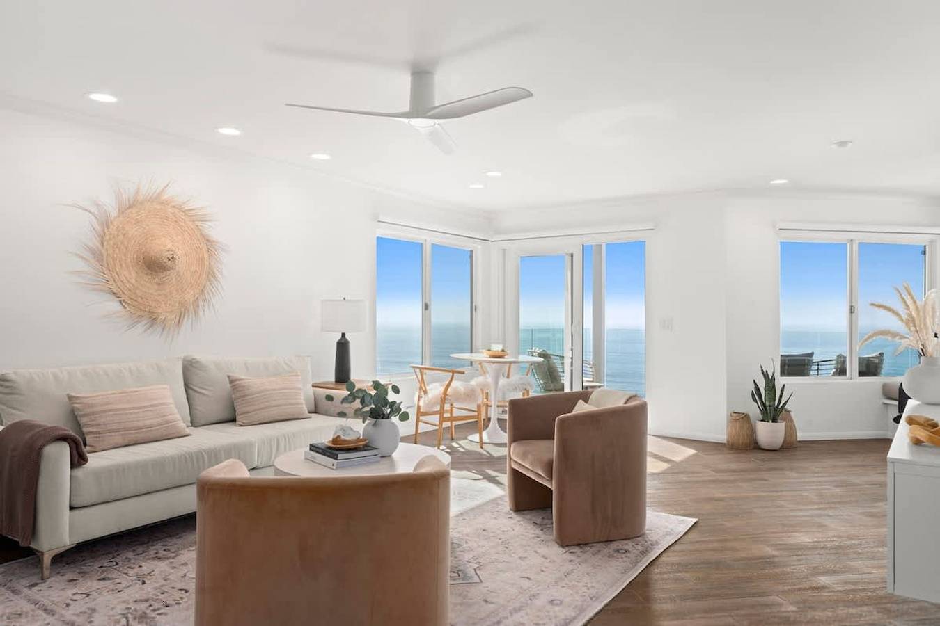 Oceanfront  Ac  Fully Remodeled Unit in Solana Beach, San Diego County