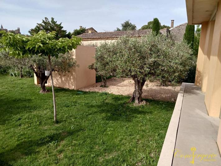 Location de vacances pour 6 personnes, avec jardin ainsi que piscine et vue à Castillon-du-Gard - 2