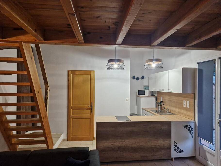 Appartement entier, One-Bedroom Apartment in Alata, Région d'Ajaccio