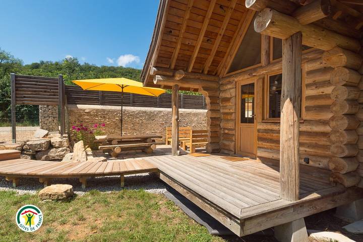 Gîte pour 3 personnes, avec sauna ainsi que jacuzzi et jardin dans l' Isère - 2