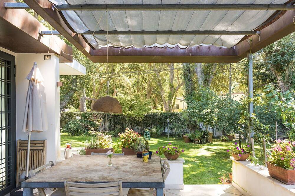 Stunning  villa for 2 guests with Wifi, A/C, Tv and pets allowed in Mezzomonte (Latina), Agro Pontino