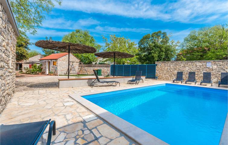 Ferienhaus für 9 Personen, mit Pool und Terrasse in Sukosan - 4