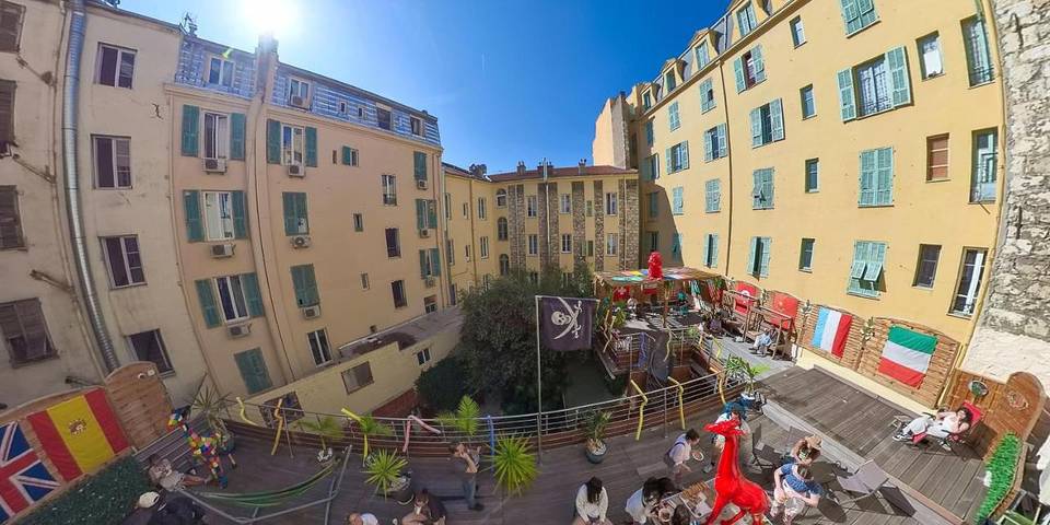 Location de vacances pour 2 personnes, avec jardin et terrasse dans Gare de Nice ville - 4