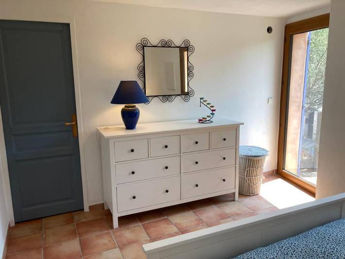 Location de vacances pour 4 personnes, avec piscine ainsi que jardin et vue à Sainte-Anastasie-sur-Issole - 3