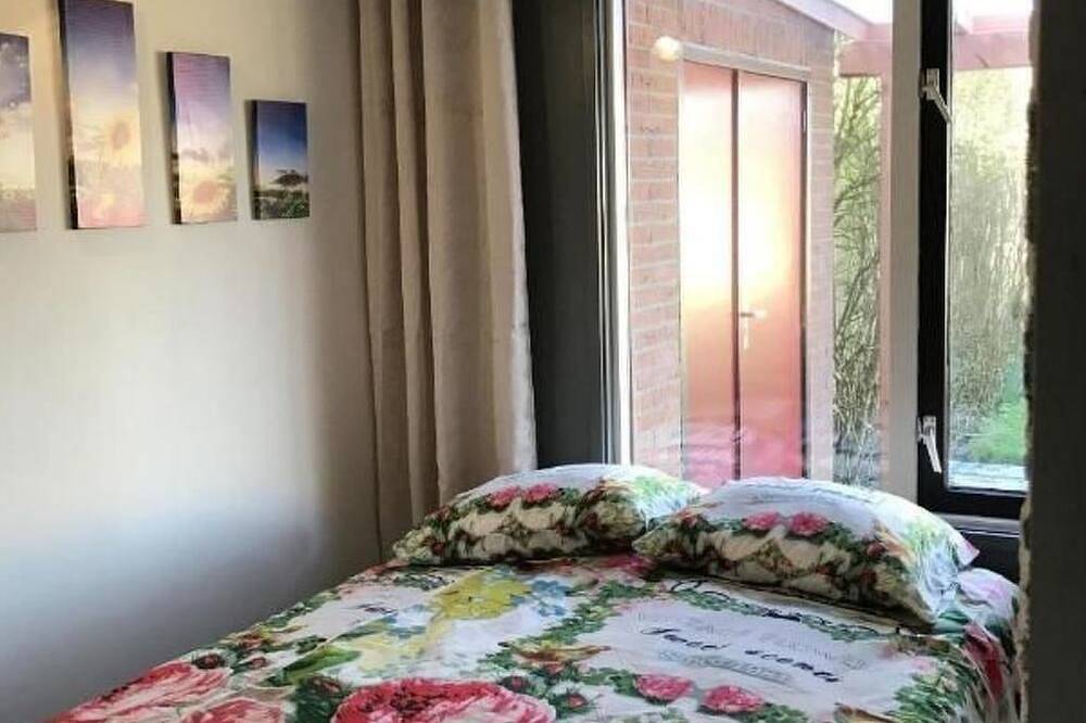 Schöne Ferienhaus in einem familienfreundlichen Ferienpark mit gemeinschaftlich in Stavenisse, Niederländische Nordsee