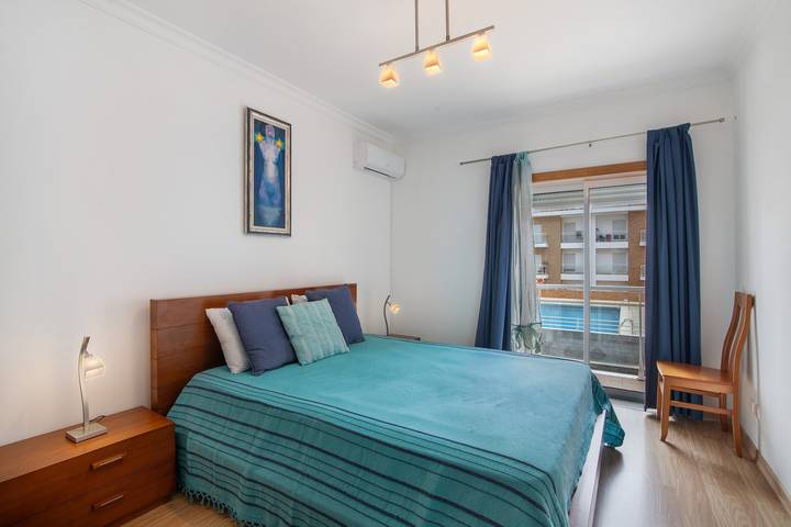 Appartement entier, Appartement 'Varandas Do Guadiana' avec piscine partagée, Wi-Fi et climatisation in Vila Real de Santo António, District de Faro