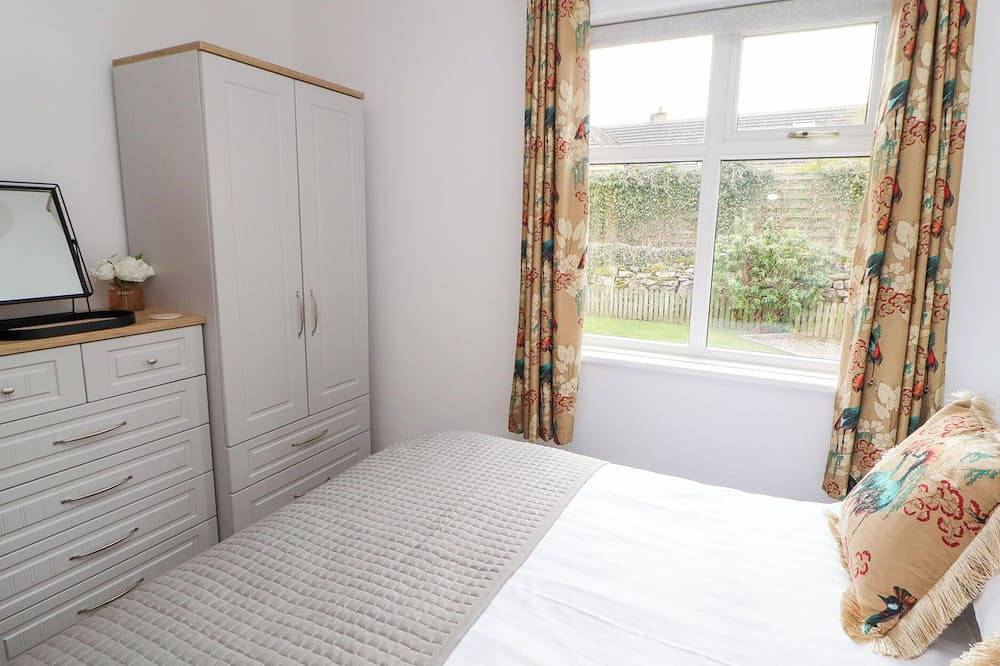 Eusebank, family friendly, with open fire in Pooley Bridge in Pooley Bridge, Lake District