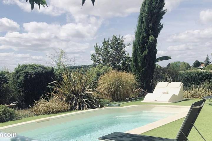 Villa pour 6 personnes, avec jardin ainsi que piscine et vue