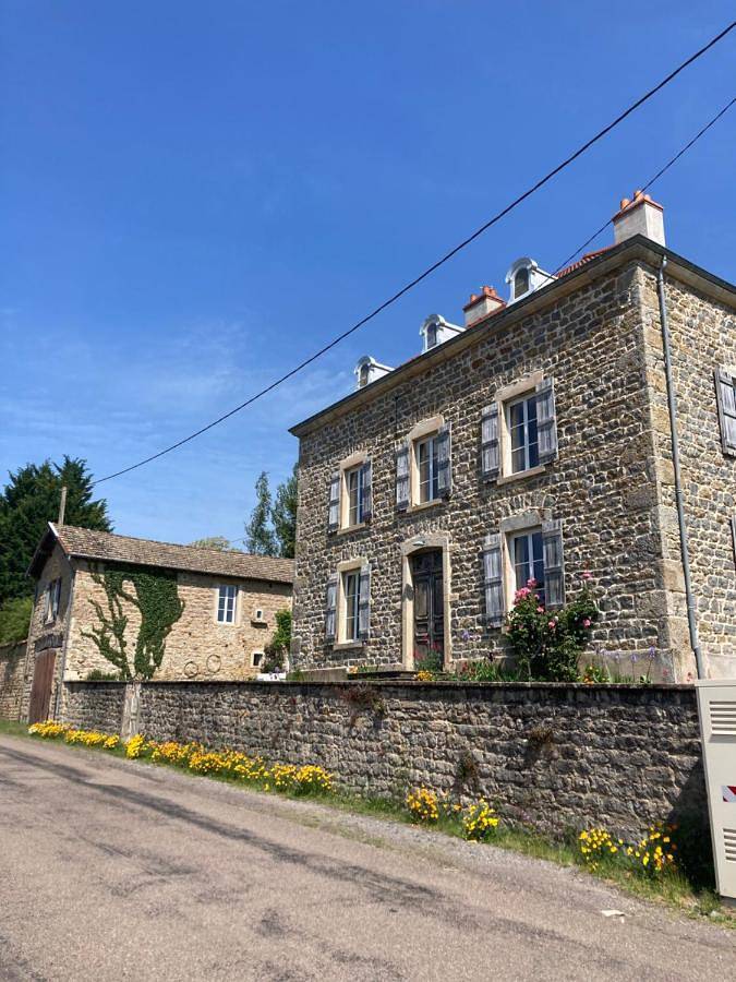 Chambre d’hôte pour 2 personnes, avec vue ainsi que jardin et piscine dans Saône-et-Loire - 4