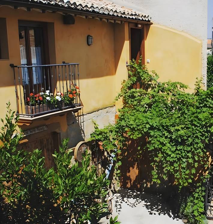 Casa rural para 7 personas, con jardín y balcón, Se admiten mascotas en La Rioja