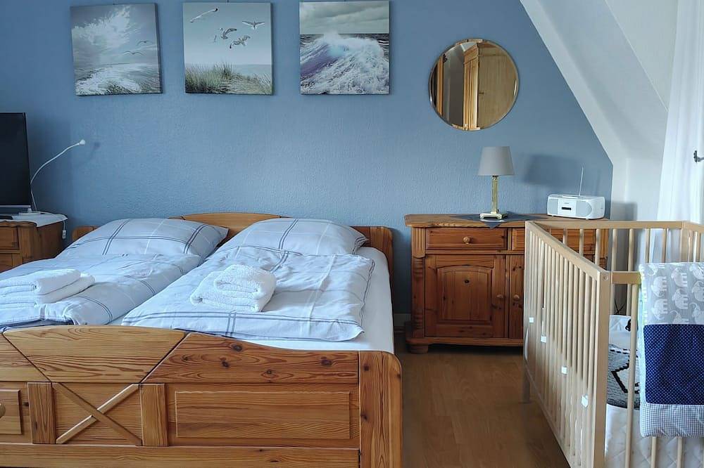 Ganze Wohnung, Gemütliche Fewo für Paare oder kleine Familien mit Dachterrasse und Balkon in Zetel, Südliche Nordseeküste