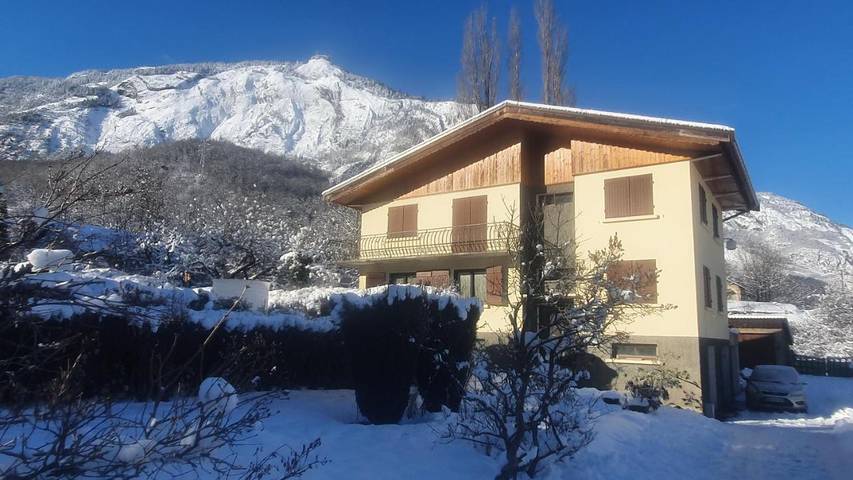 Gîte pour 5 personnes, avec jardin et vue à Saint-Martin-d'Arc