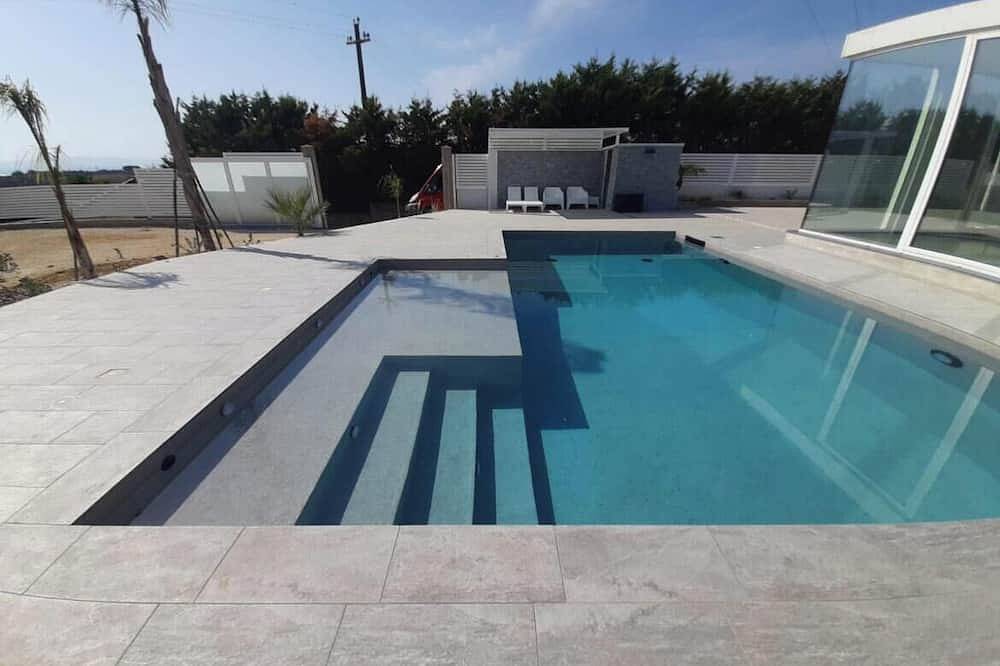 Villa Lux Arenella con piscina a Siracusa, vicino spiaggia lido Arenella in Siracusa, Siracusa e dintorni