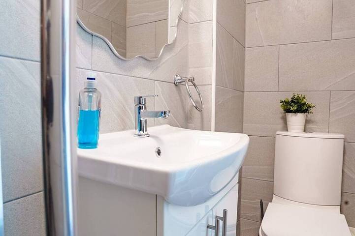 Ganze Wohnung, Stylish-1 Bedroom Apartment at Charles House in Chatham (Großbritannien), Kent Downs