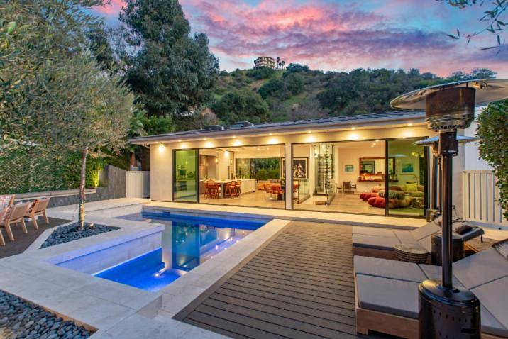 Villa für 10 Personen, mit Pool und Whirlpool sowie Terrasse, mit Haustier in Los Angeles