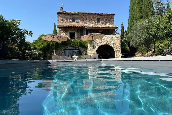 Location de vacances pour 10 personnes à La Bastide-d'Engras