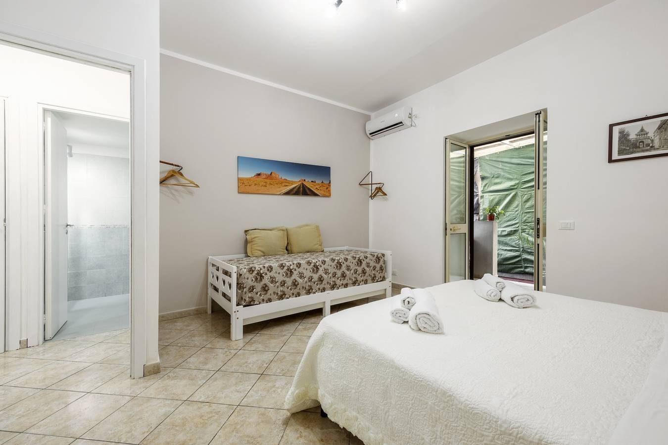 Ganze Wohnung, Apartment 'Ysorhouse' mit Balkon, Wlan und Klimaanlage in Palermo, Palermo Provinz