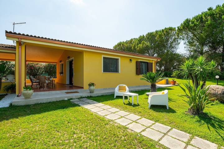 Villa 'Mameli' with Mountain View, Wi-Fi and Air Conditioning in Quartucciu, Cagliari Province