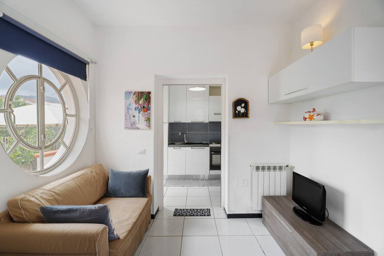 Ganze Wohnung, Apartment 'Polverino' mit Bergblick, privatem Garten und Wlan in Santa Maria di Castellabate, Castellabate