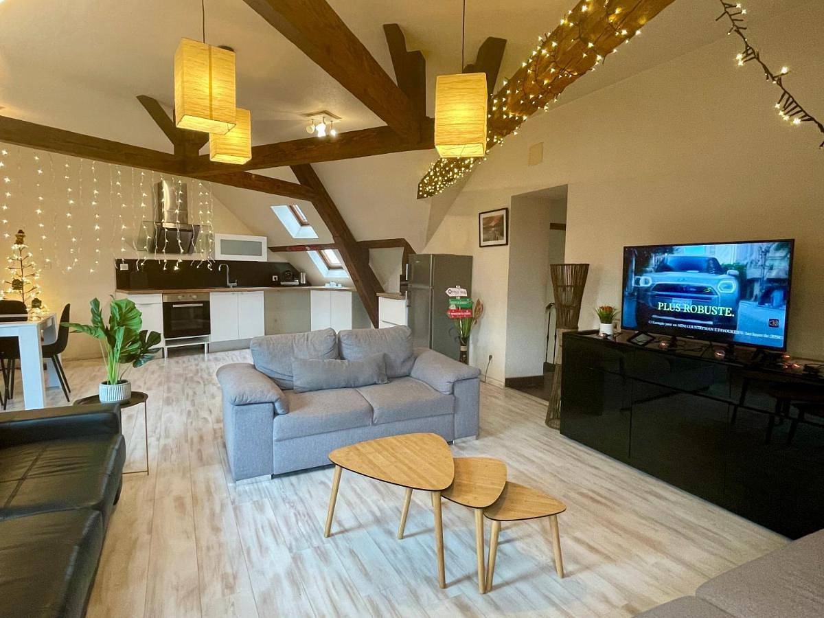 Appartement entier, Three-Bedroom Apartment in Montluçon, Région de Montluçon