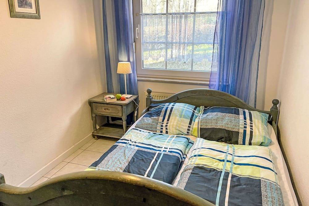 Entire apartment, Lovely apartment for 5 guests with Wifi, Tv, terrace and pets allowed in Waase, Ummanz