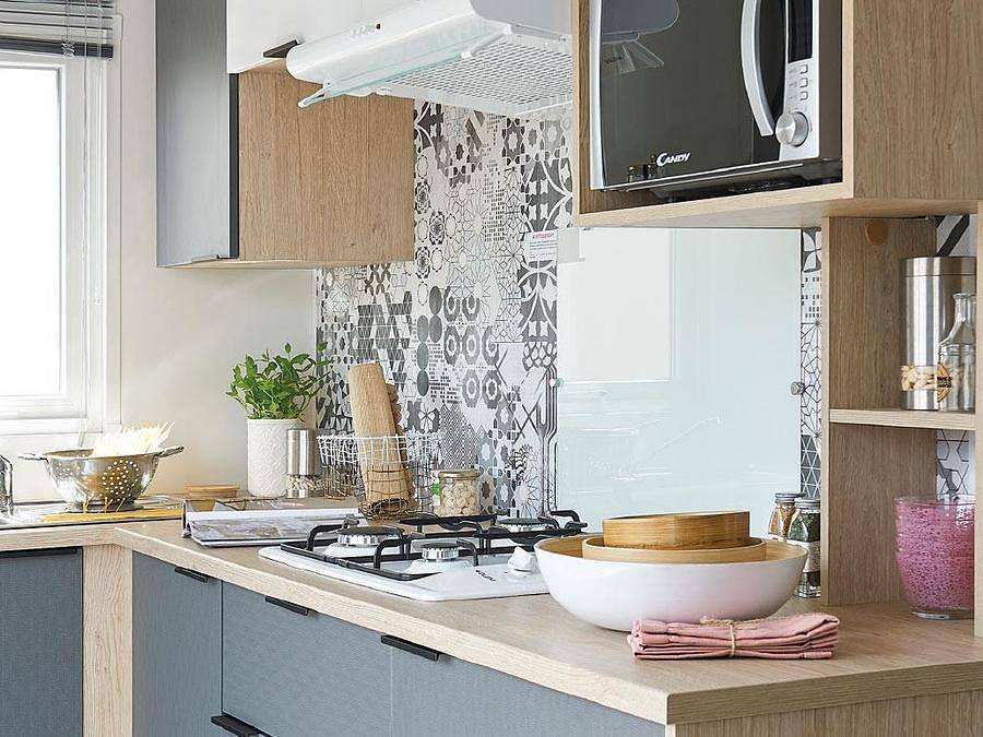 Flower Camping Loire et Châteaux - Mobilheim 4 personen - Komfort 30m² (2 Zimmer) - halbüberdachte Terrasse in Bréhémont, Loire-Tal