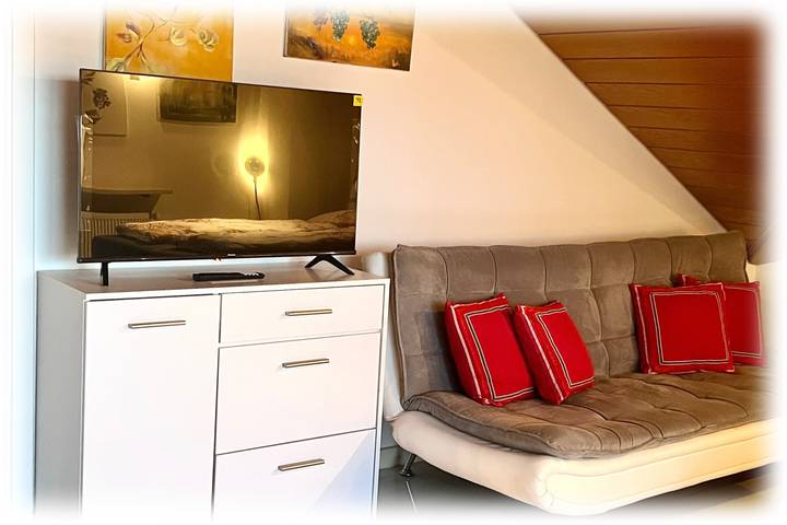Hel lejlighed, Apartment 'Familienzimmer - Galerie' with Shared Pool, Shared Garden and Wi-Fi in Hohenwart, Landkreis Pfaffenhofen an der Ilm