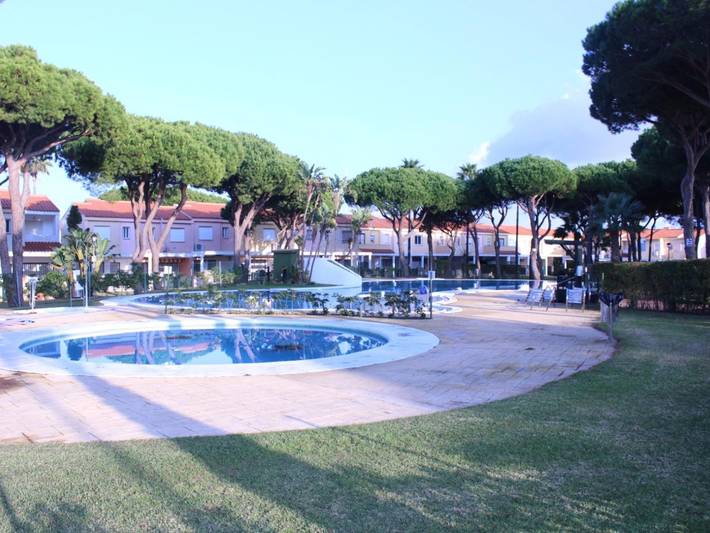 Location de vacances pour 6 personnes, avec bassin pour enfant ainsi que jardin et piscine à Chiclana de la Frontera - 2