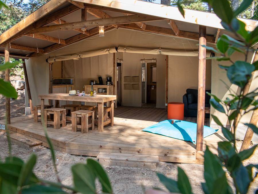 Camping Les Cyprès - Tent 5 personen - Tent 2ch. Giroflee (2023) 32 m² + Halfoverdekt terras 4/5 personen in Bretignolles-sur-Mer, Loiredal