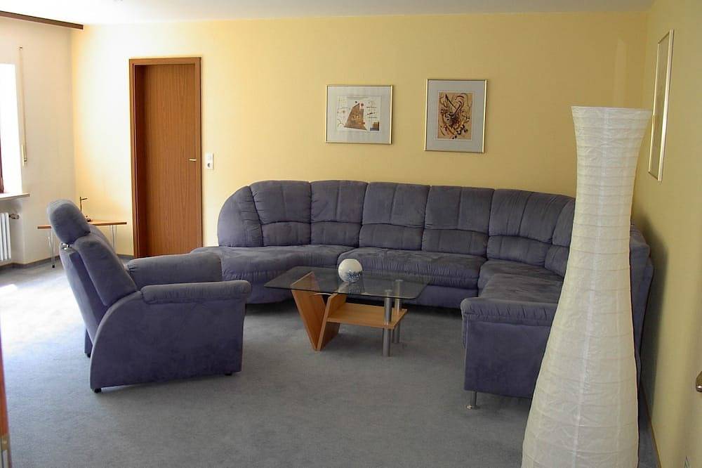 Ganze Wohnung, Große Ferienwohnung in Sinbronn mit Garten in Dinkelsbühl, Romantische Straße