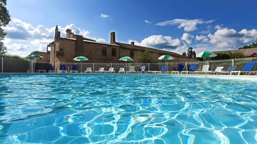 Gîte pour 4 personnes, avec piscine et terrasse à Nedde - 3