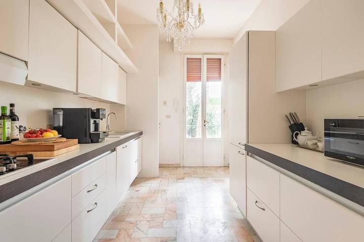 Location de vacances pour 12 personnes, avec sauna et vue ainsi que jardin et piscine, animaux acceptés à Fiesole - 4