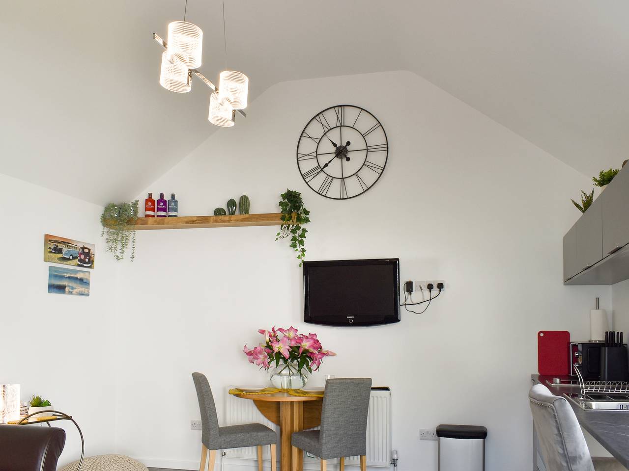 Lawn Vista Cabin in Barnstaple, Devon