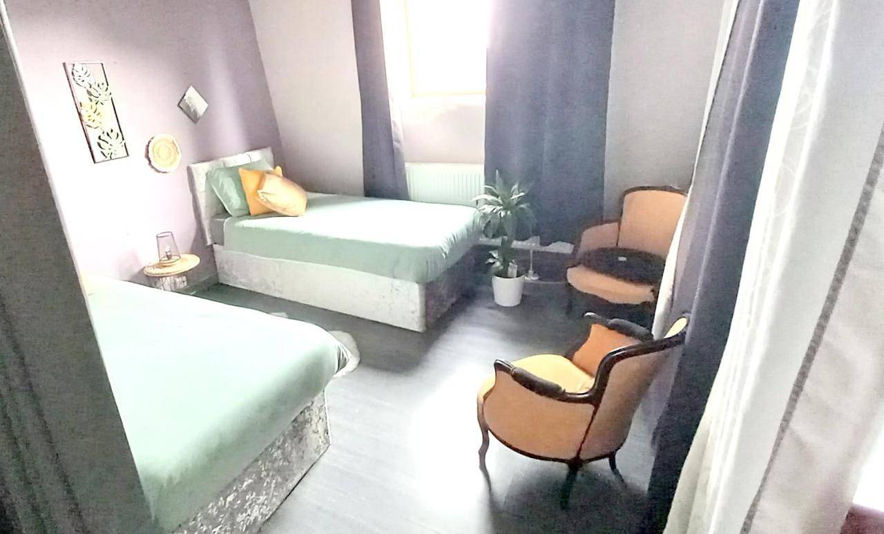 Appartement entier, Spacious apartment in Frameries 94 m² with parking includeda in Frameries, Hainaut
