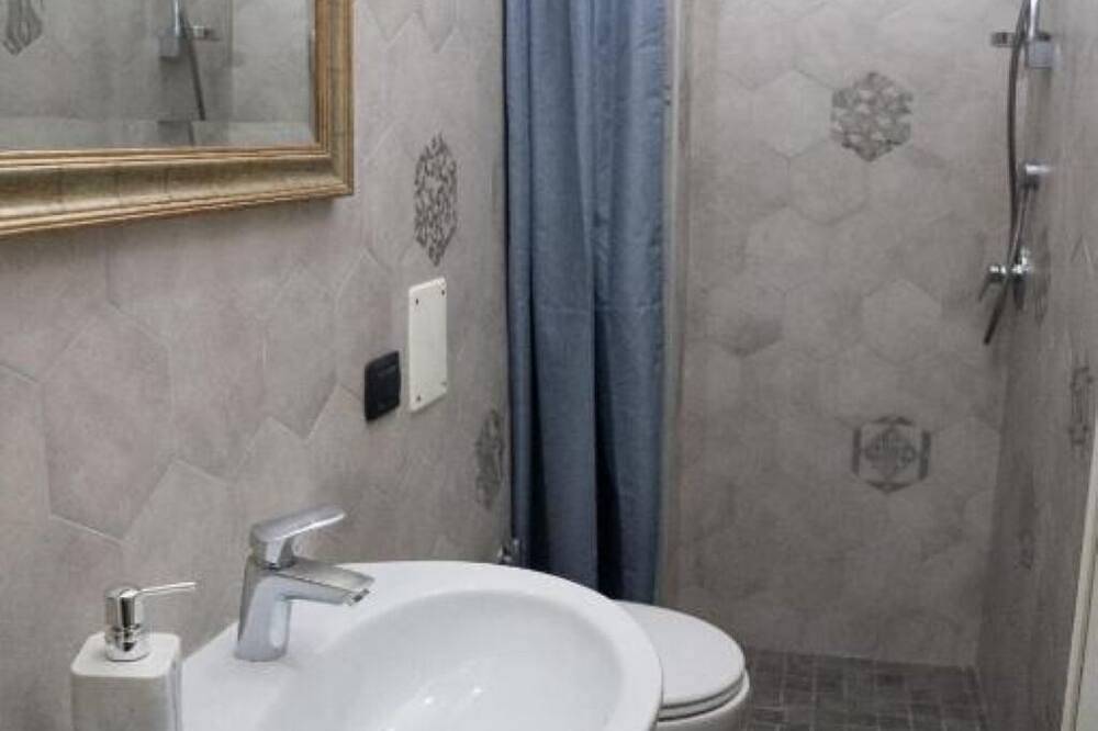 B&B Milleculure: Portopaone Double Room with Private Bathroom in Nápoles, Provincia de Nápoles