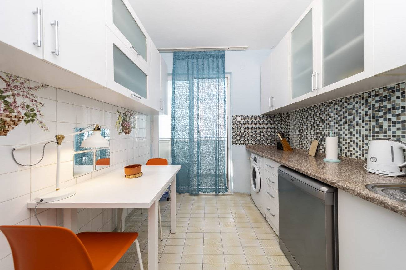 Entire apartment, Cozy Flat with Central Location in Muratpasa in Antalya, Antalya Province