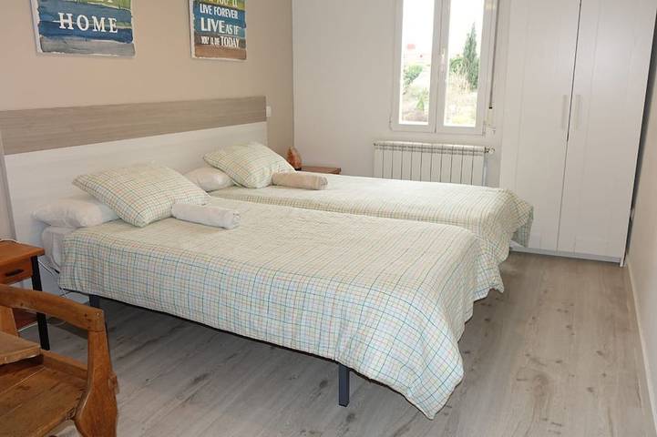 Ganze Wohnung, Vivienda de Uso Turístico Loló in Burgos, pet friendly, quiet and comfortable. in Burgos, Burgos Provinz