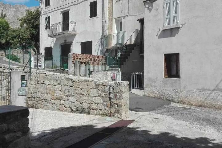 Location de vacances pour 4 personnes, avec balcon, animaux acceptés à Albertacce